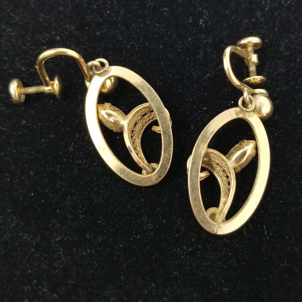 Vintage 12k Gold Filled A & Z Screw Back Earrings - Picture 2 of 5